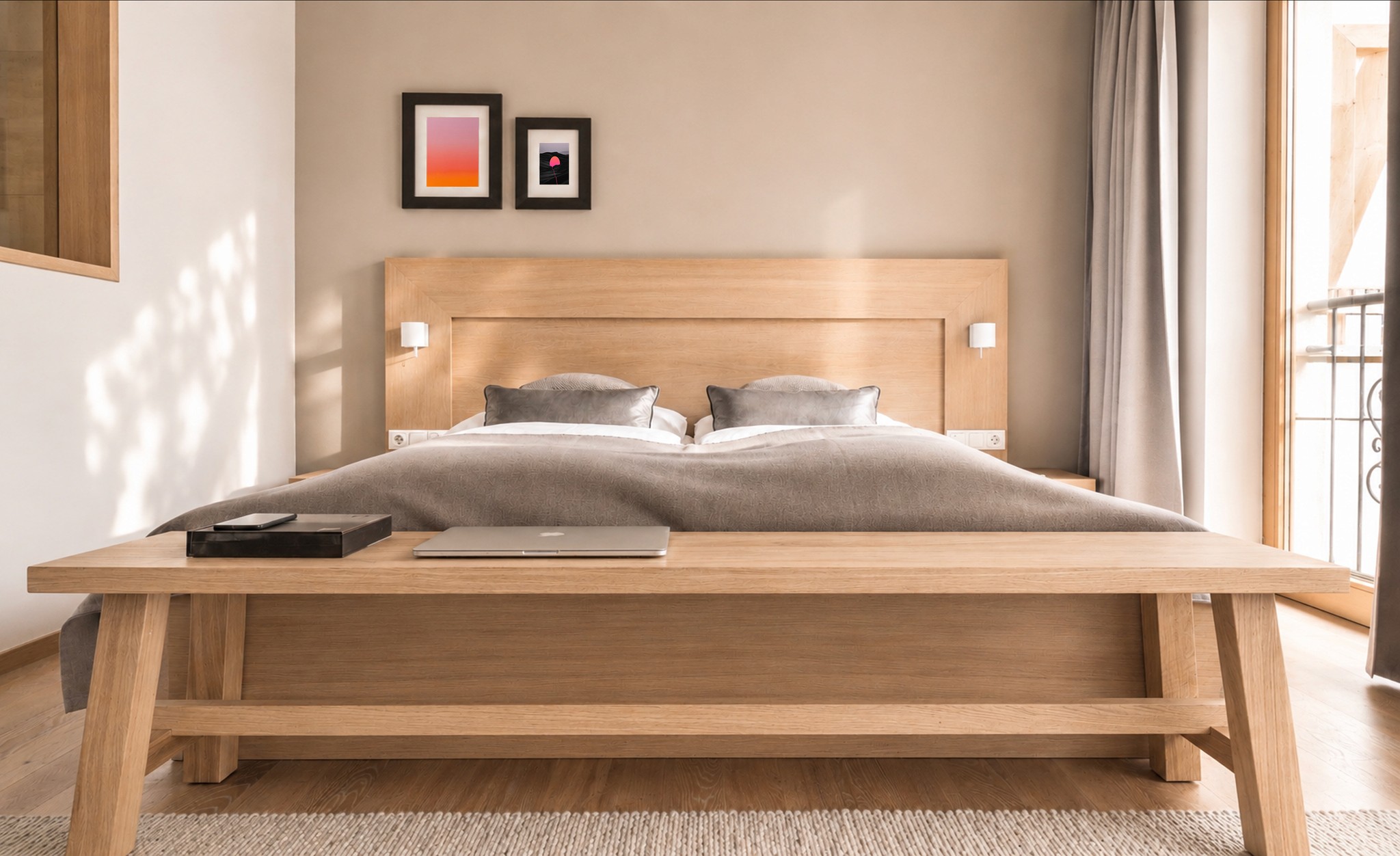 Modern Top: Wie Modern, nur mit Balkon. Die ausziehbare Schlafcouch macht aus zwei Gästen drei.